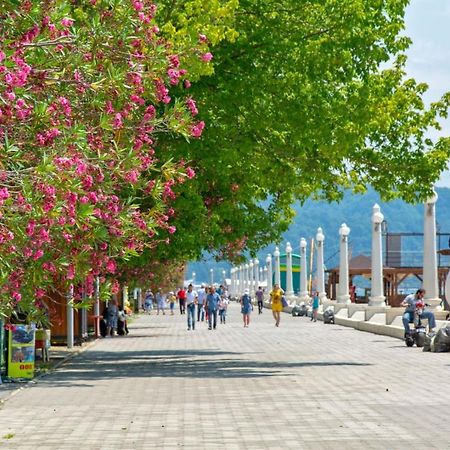 1 Квартира Люкс У Моря Sukhumi Exterior photo