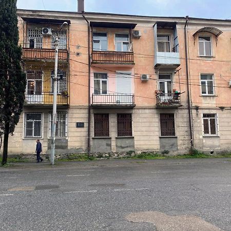 1 Квартира Люкс У Моря Sukhumi Exterior photo